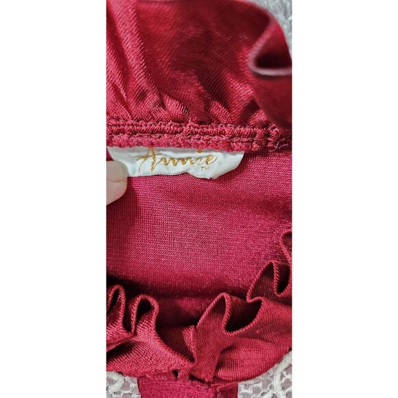 Vintage Annie Red Felt Nightgown White Lace Trim Mid Length Buttons Medium Large - Picture 3 of 3